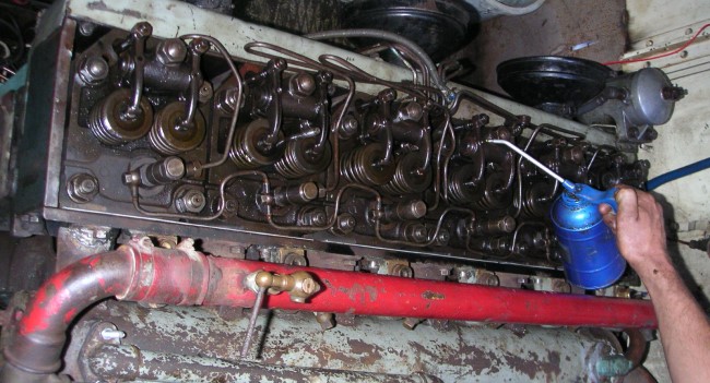 entretien, vidange d'un moteur de bateau